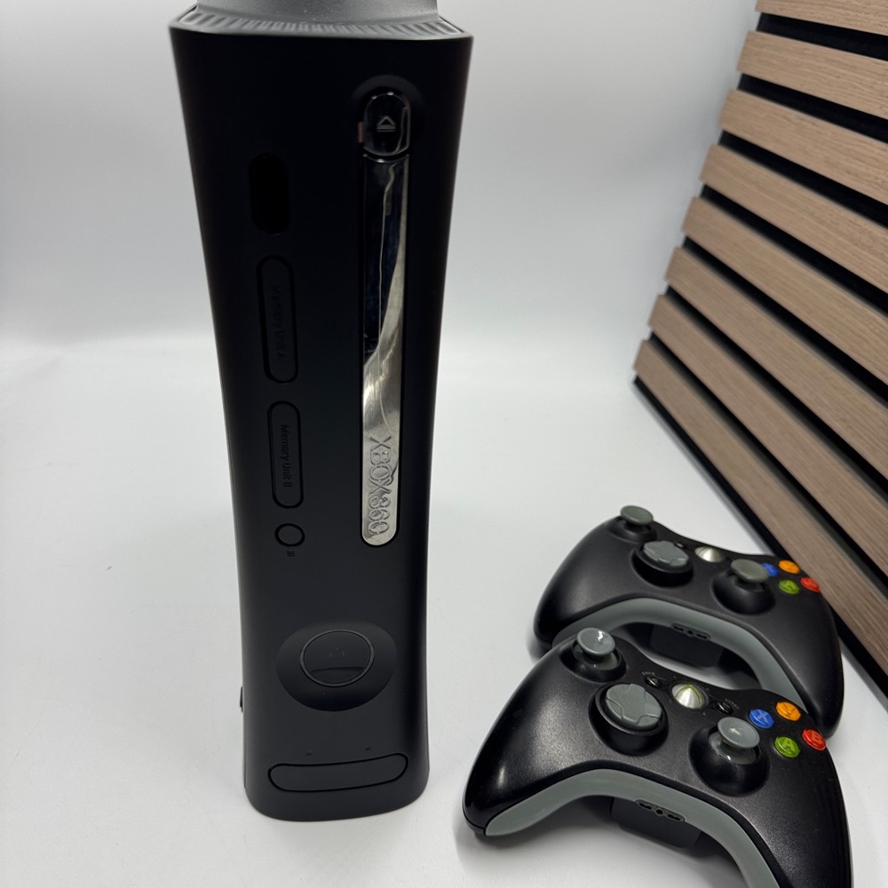 Xbox 360 black Gaming Console with Controllers 120gb